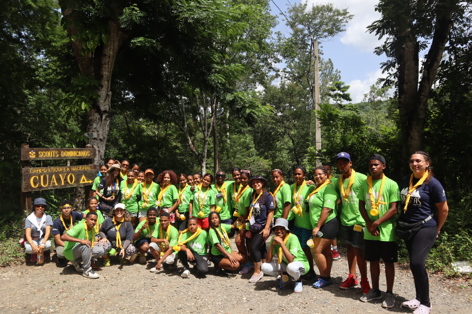 Más de 80 estudiantes participan en exitoso campamento “Huellas: Liderazgo y Aventura” desarrollado por el INABIE